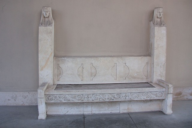 爆款冰箱贴“一贴难求” “凤冠”如何变身“销冠”？.